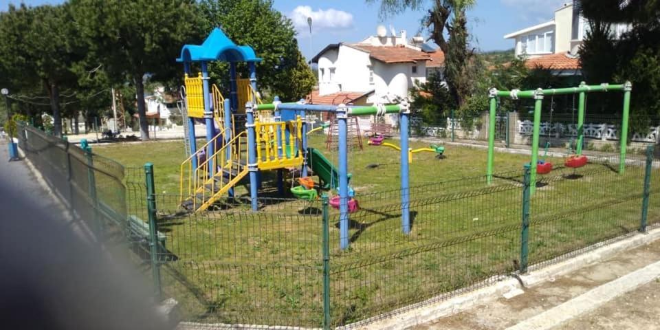 Cesme Burcu Sitesi Yaman Vila Exterior foto