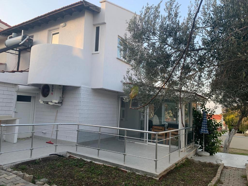Cesme Burcu Sitesi Yaman Vila Exterior foto
